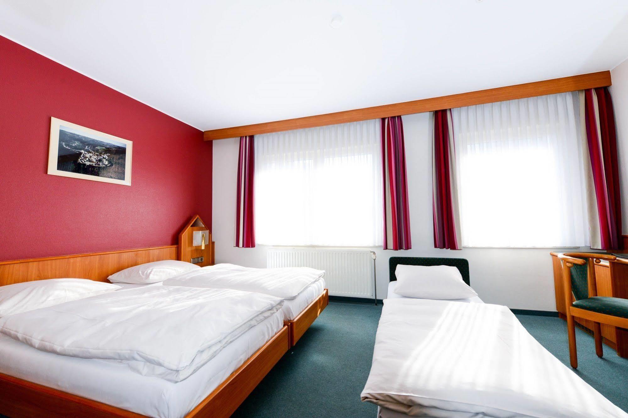 Christophe Colomb Luxembourg Exterior photo